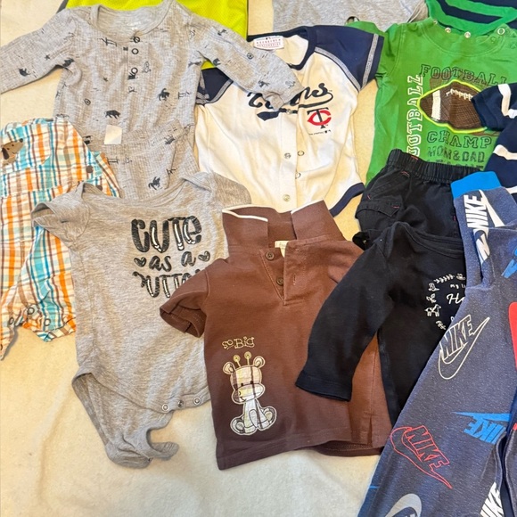 Bundle of shirt, short, onsie 27 boys' clothing 6-9 months for infants/baby - Picture 7 of 12